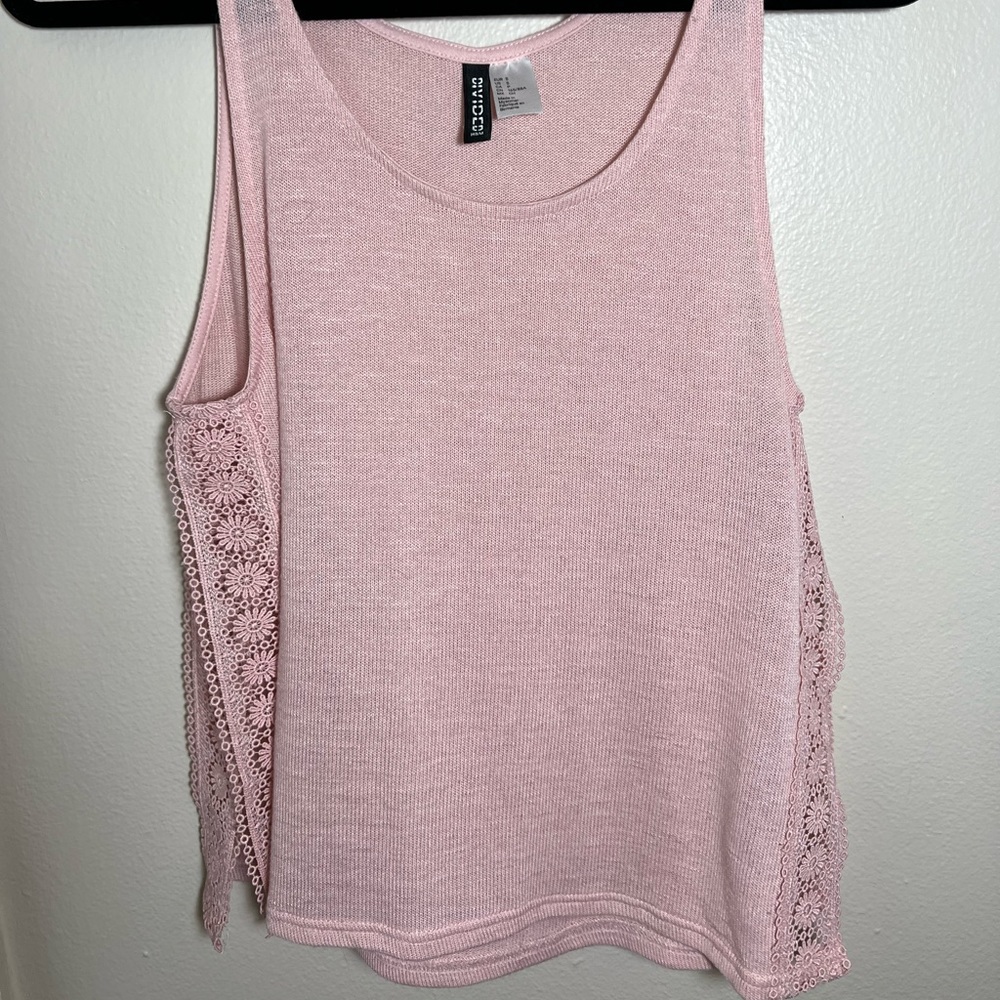 Woman’s pink tank top